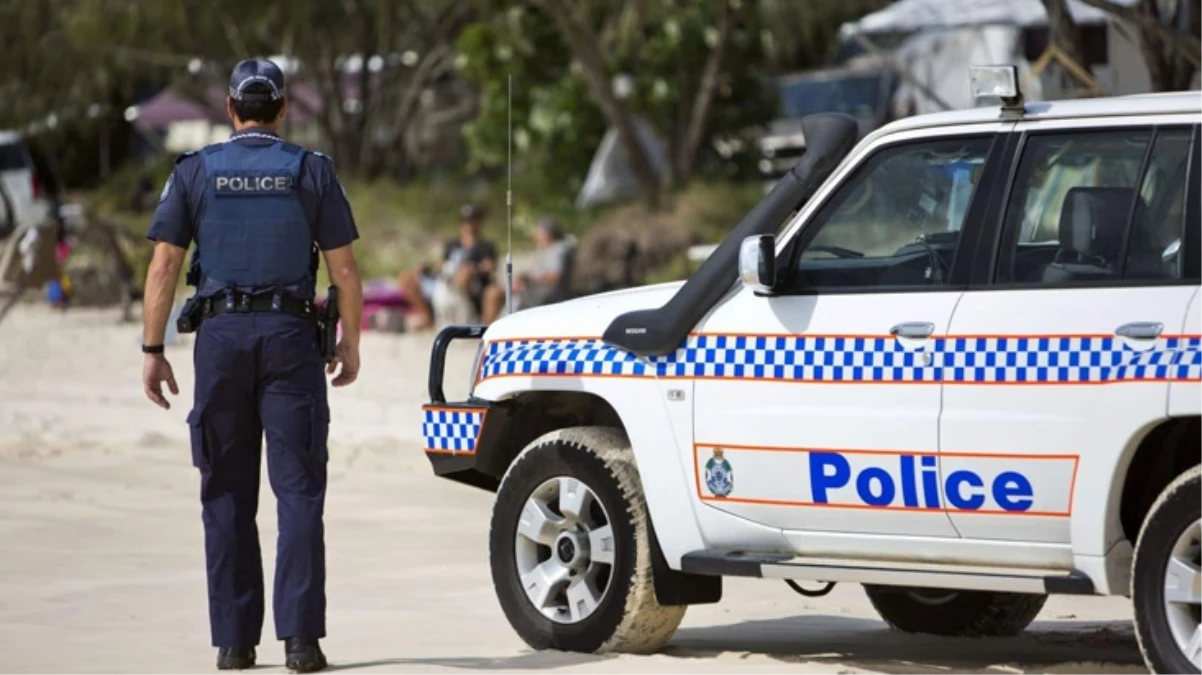 Avustralya’da bir grup genç, 79 yaşındaki adamı iskeleden denize attı