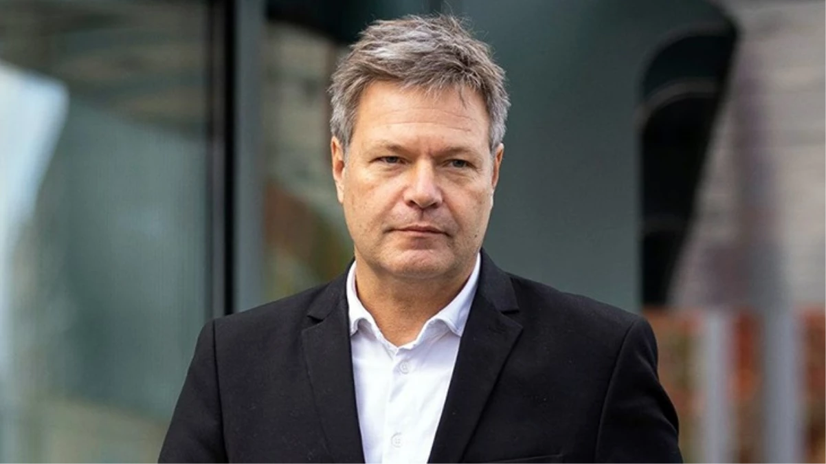 Bakanın feribottan inmesine izin vermediler! Almanya’da yüzlerce çiftçi hükümete karşı ayaklandı