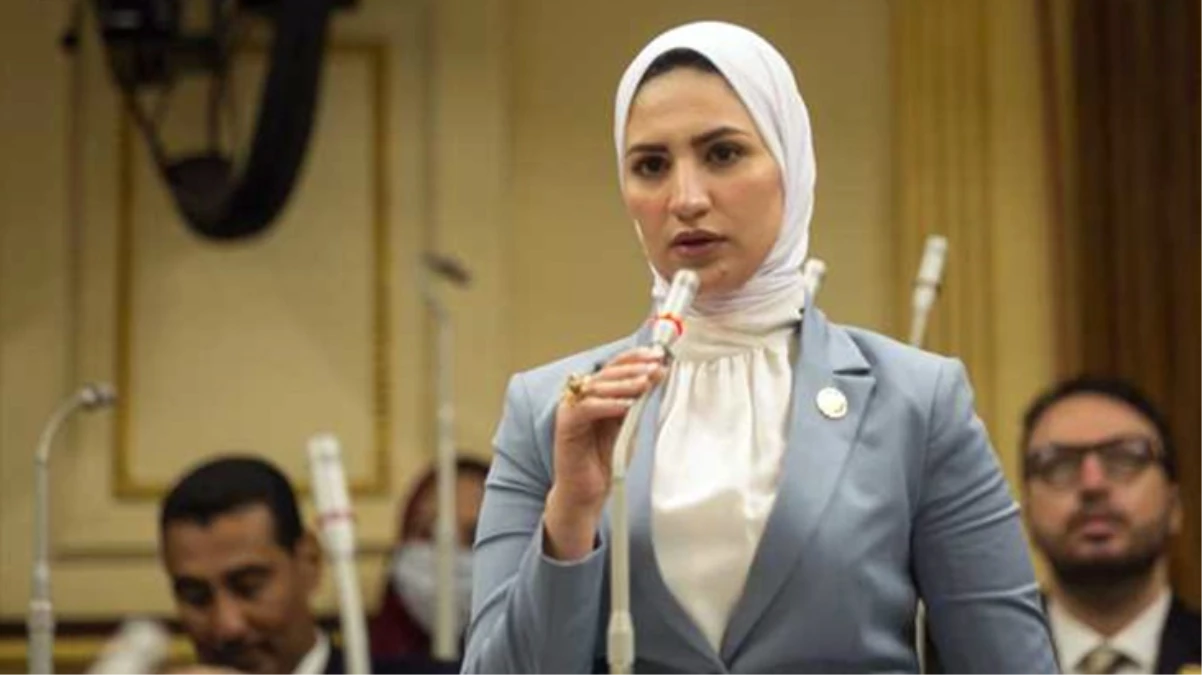 Mısır’da sınavda kopya çekerken yakalanan Milletvekili Nashwa Raif ortalığı birbirine kattı