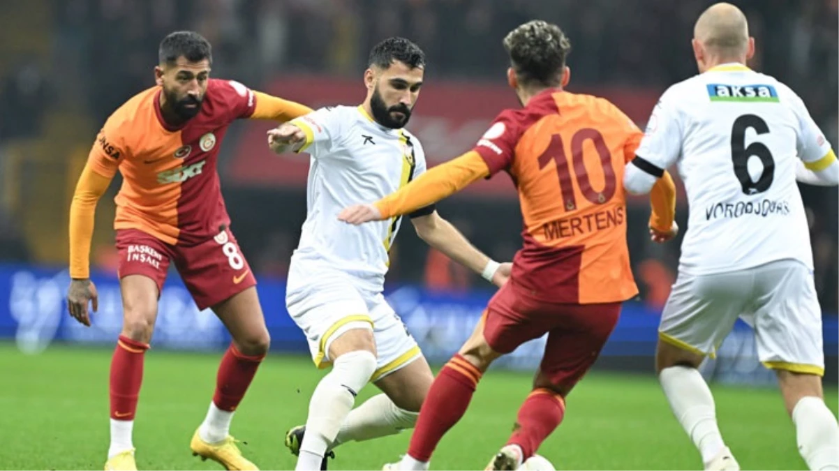 RAMS Park’ta neler oluyor? Hakem İstanbulspor’un golünü iptal edip Galatasaray’a penaltı verdi