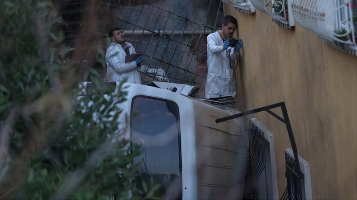 Sultangazi’de park halindeyken freni boşalan minibüs, 13 yaşındaki çocuğu hayattan kopardı