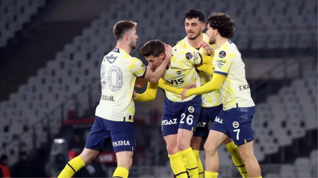 Taraftarın baskısına daha fazla dayanamayan yıldız futbolcu Fenerbahçe’den ayrılıyor