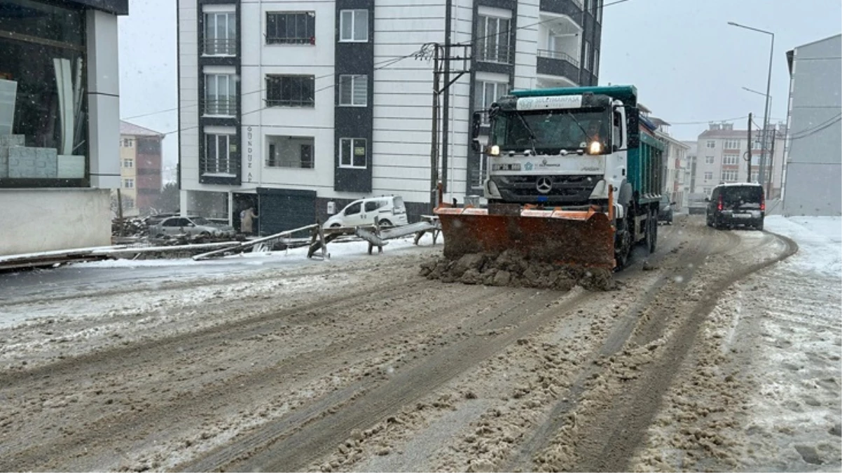 Tekirdağ’da kar nedeniyle eğitime ara verildi