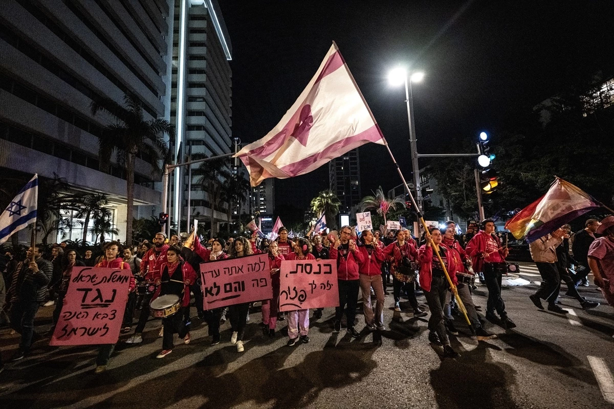 İsrail’in başkenti Tel Aviv’de on binlerce kişi yürüyüş düzenledi: Hemen şimdi erken seçim