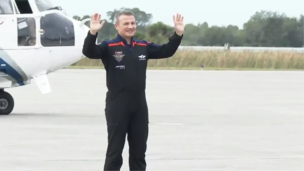 Türkiye’nin ilk astronotu Alper Gezeravcı ailesiyle böyle vedalaştı