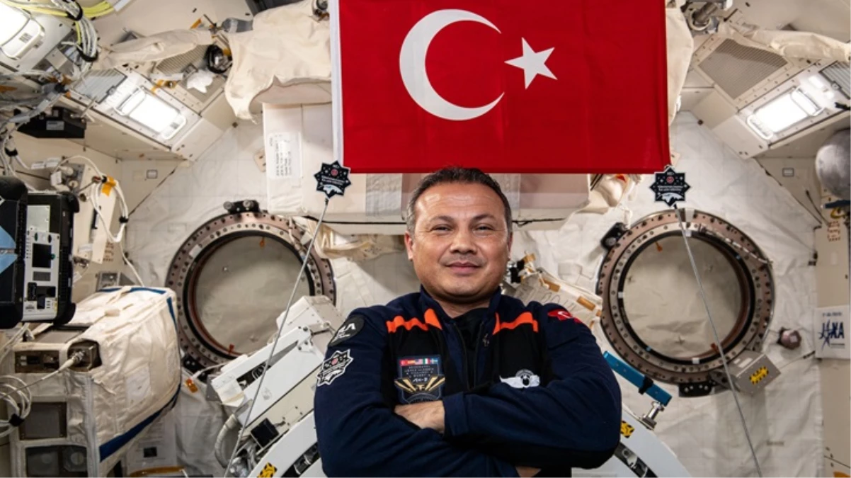 Uzaydan dünyaya dönüş rotası nasıl olacak? Türkiye’nin ilk astronotu Alper Gezeravcı canlı yayında anlattı