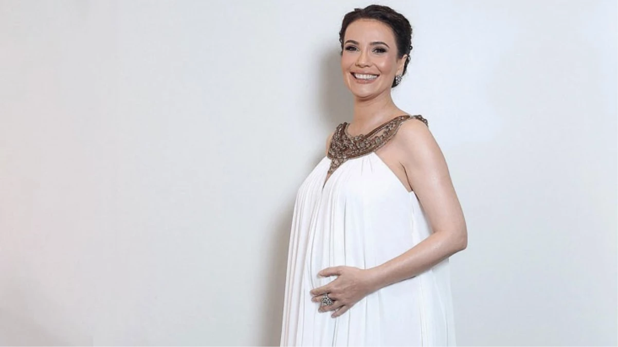 Ünlü oyuncu Songül Öden, ilk bebeğini kucağına aldı