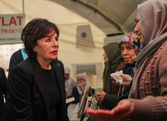 Diyarbakır anneleriyle bir araya gelen Hülya Koçyiğit, terör örgütüne seslendi: Evlatlarımızı verin