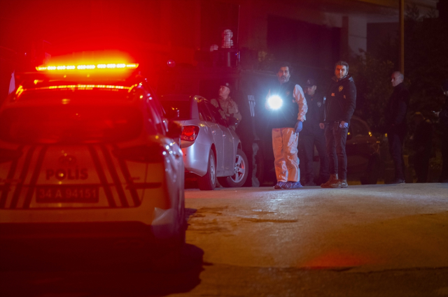 İstanbul'da kaymakamlık lojmanı önünde polislere ateş açan şüphelilerden biri tutuklandı