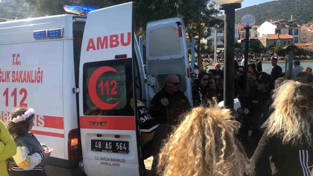 Badem Çiçeği Festivali'nde özçekim yapmak isteyen iki kadın denize düştü