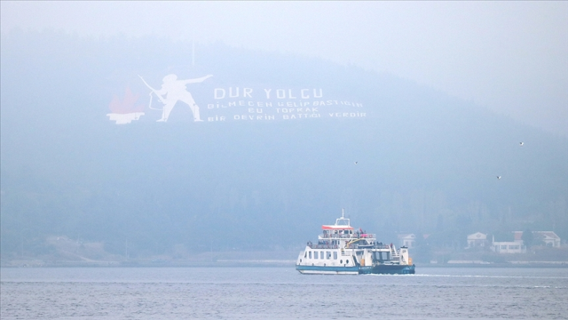 Çanakkale Boğazı yoğun sis nedeniyle transit gemi geçişlerine kapatıldı