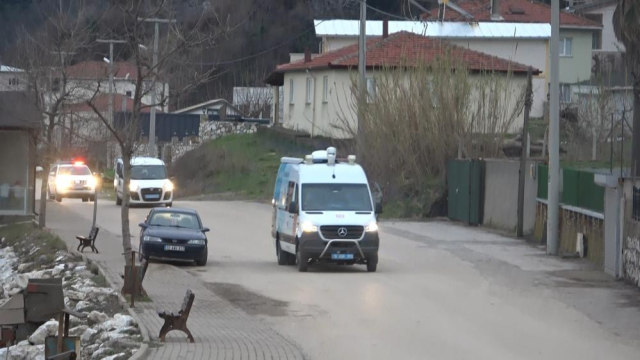 İmralı Adası'nda batan gemideki 5 mürettebatı arama çalışmaları devam ediyor