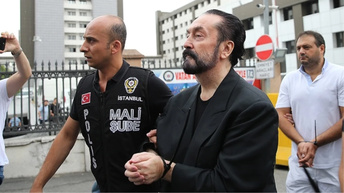 8 bin 658 yıl hapse mahkum edilen Adnan Oktar’ın yeni fotoğrafları servis edildi