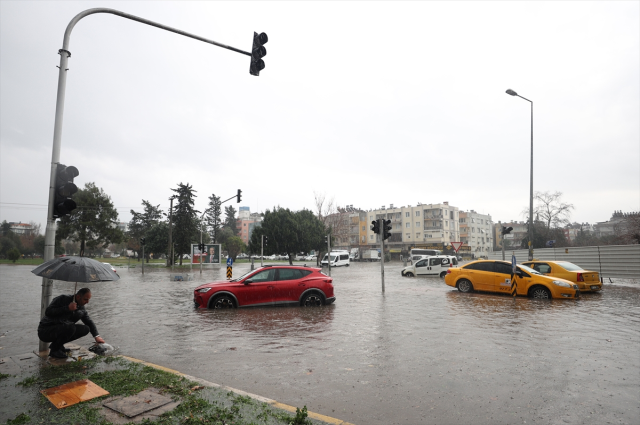 Antalya'da aşırı yağış sonrası meydana gelen selde 1 kişi hayatını kaybetti