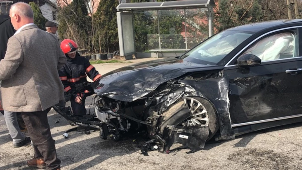 AK Parti Milletvekili Ali İnci’nin kullandığı araç ile hafif ticari araç çarpıştı! Kazada 5 kişi yaralandı