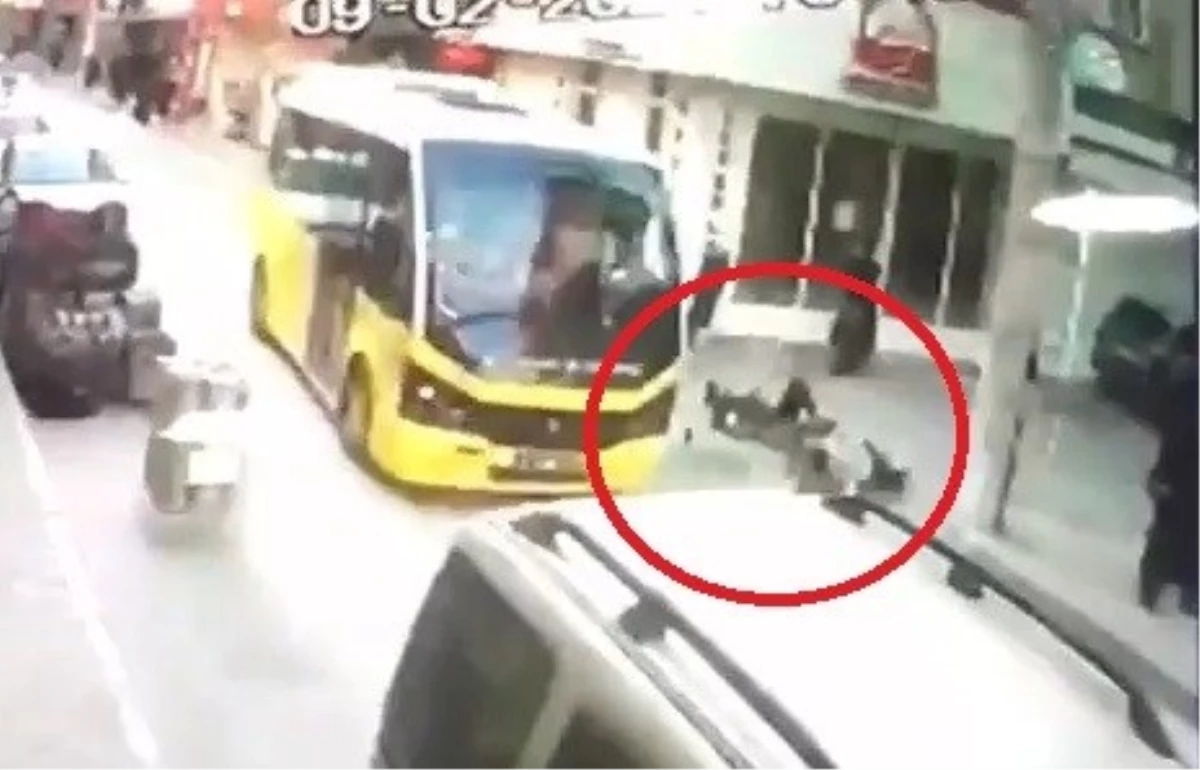 Minibüsün çarptığı bisikletteki 2 arkadaştan 1’i hayatını kaybetti