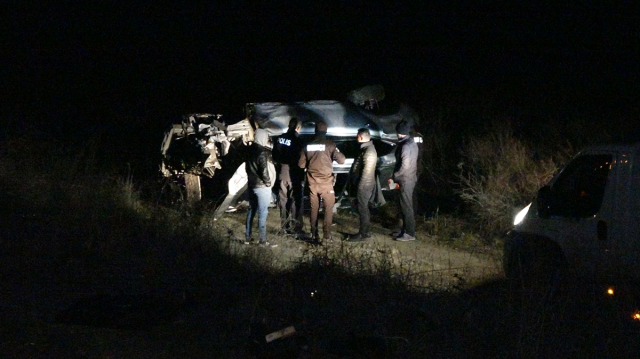 Burdur'da kontrolden çıkan otomobil şarampole yuvarlandı! 2 kişi hayatını kaybetti, 1 kişi ağır yaralandı