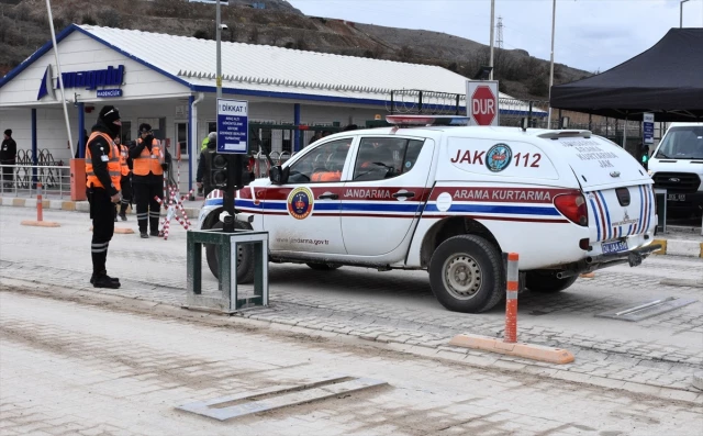 Maden faciasında kaybolan 9 işçi, 3 bine yakın personel tarafından aranıyor