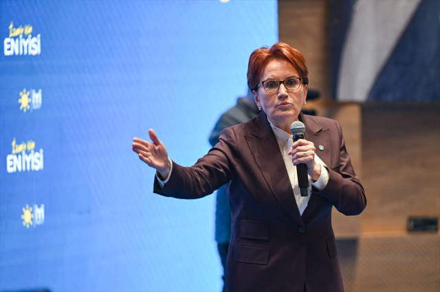 Meral Akşener İzmir'de CHP'ye yüklendi: Atatürk'ün varisi olanlar bugün demleniyor