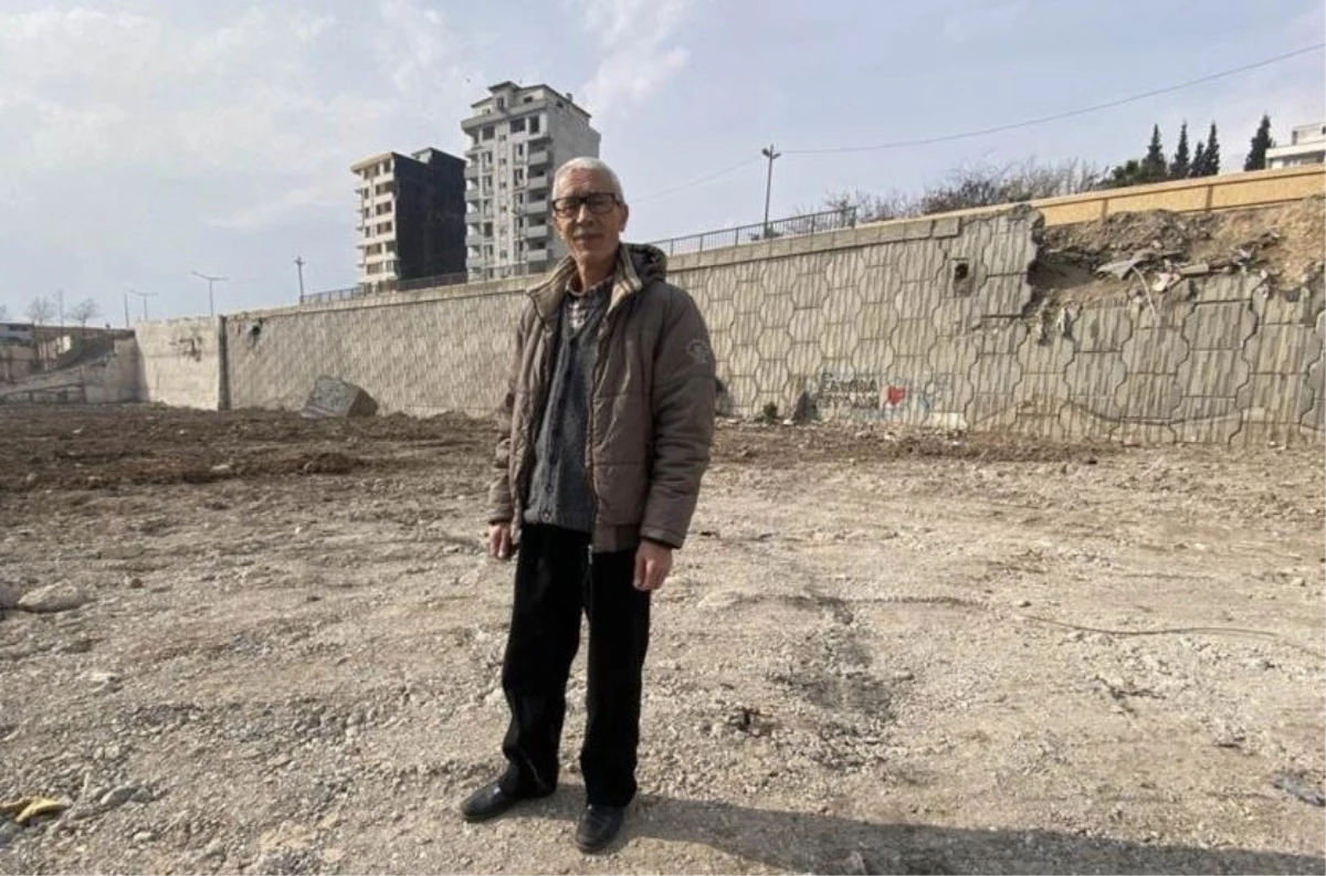 Ebrar Sitesi’nden sağ çıkan vatandaş konuştu: ‘Burayı bize depreme dayanıklı diyerek sattılar’