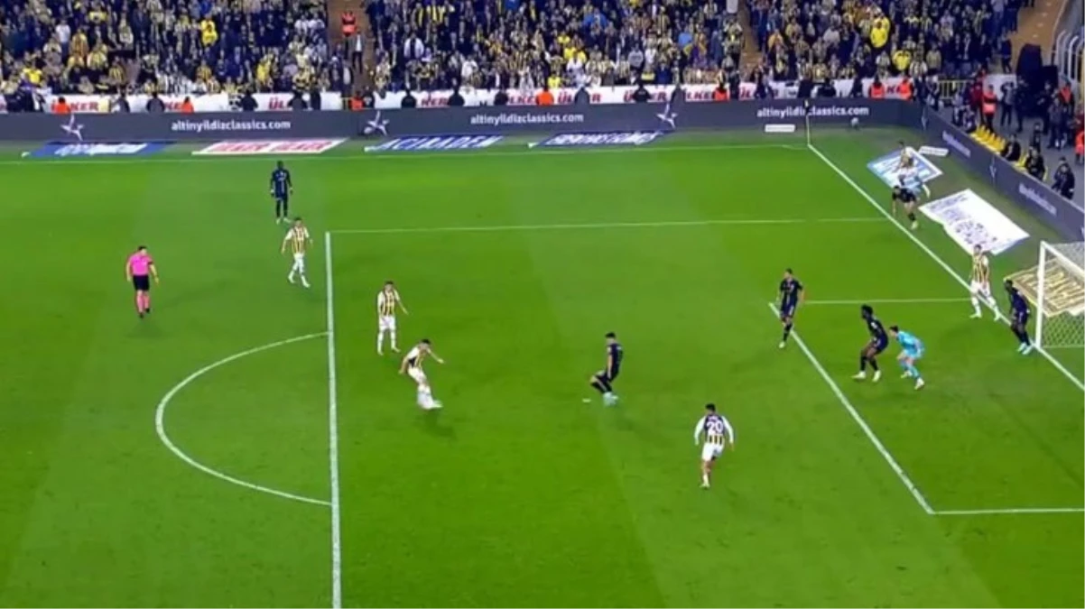 Futbolseverler 2’ye bölündü! Fenerbahçe’nin golünde ofsayt var mı yok mu?