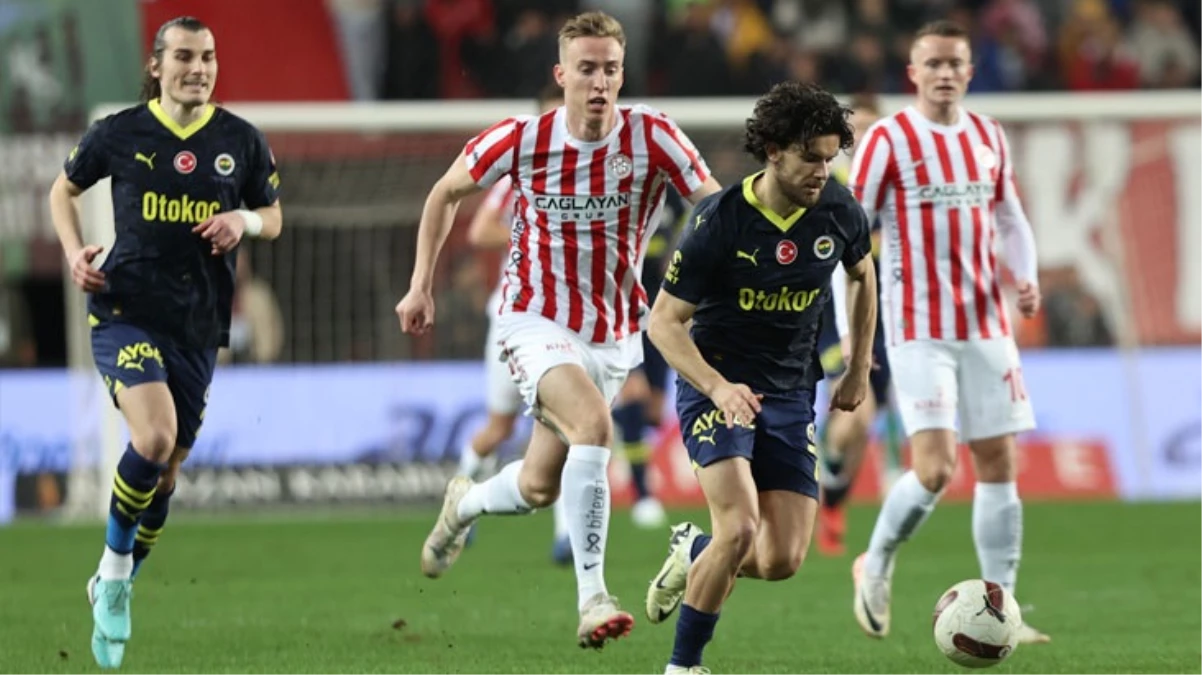 Kanarya hata yapmadı! Fenerbahçe, Antalyaspor’u deplasmanda devirdi
