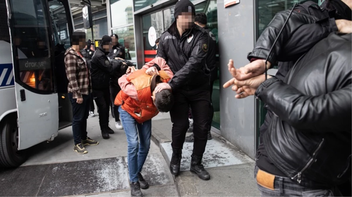 Küçükçekmece’de AK Parti’nin seçim çalışmasında düzenlenen silahlı saldırıya ilişkin suça sürüklenen 3 çocuk tutuklandı