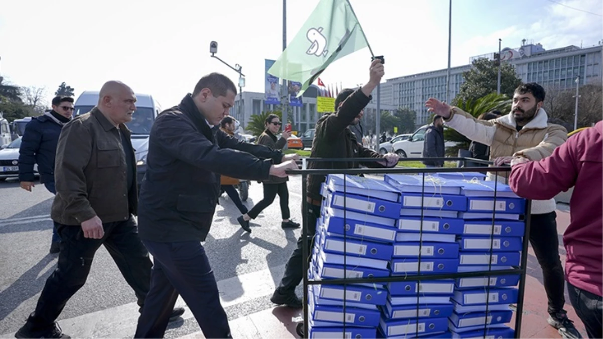 Martı şirketi, Paylaşımlı Yolculuk Yönetmeliği için 376 bin dilekçeyi İBB’ye verdi