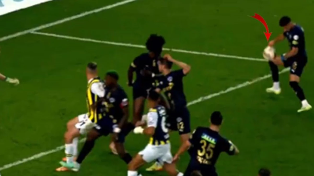 Tüm Türkiye’nin konuştuğu pozisyondaki VAR kayıdı açıklandı! İşte hakemlerin konuşmaları