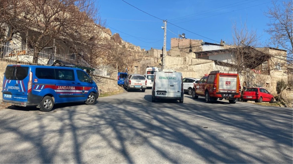 Yaktığı sigara kanepeyi tutuşturdu, dumandan zehirlenen felçli adam hayatını kaybetti