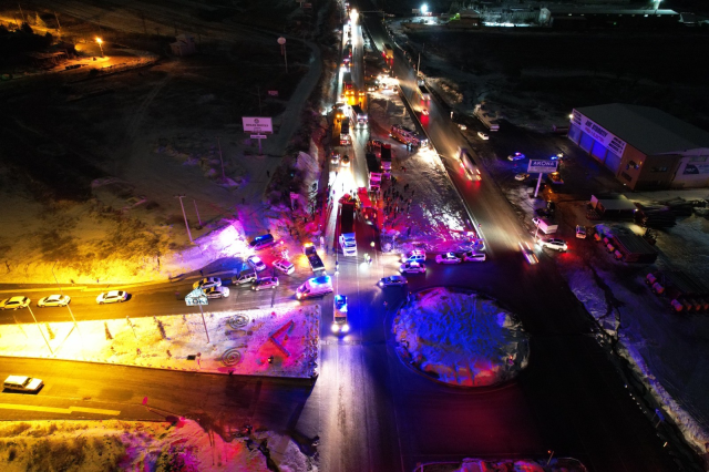 Nevşehir'de 14 aracın karıştığı zincirleme trafik kazası: 3'ü ağır 7 yaralı