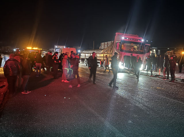 Nevşehir'de 14 aracın karıştığı zincirleme trafik kazası: 3'ü ağır 7 yaralı