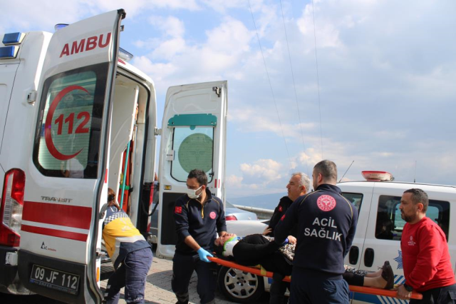 Sürücüsünün, direksiyon hakimiyetini kaybettiği minibüs devrildi: 28 yaralı