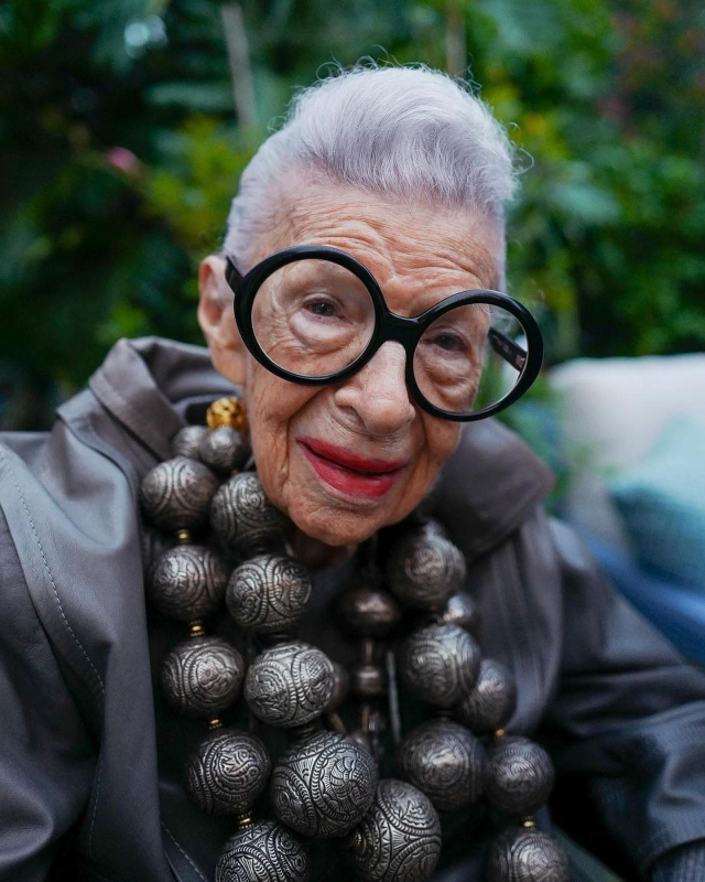 Moda dünyasının efsane ismi Iris Apfel, 102 yaşında hayatını kaybetti