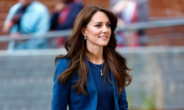 Ameliyat olduktan sonra ortalıktan kaybolan Kate Middleton, ilk kez görüntülendi