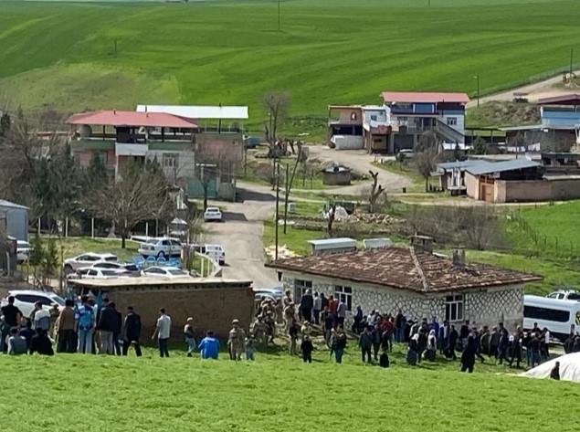 Diyarbakır'da muhtarlık seçimi kavgası: 1 kişi öldü, 11 kişi yaralandı