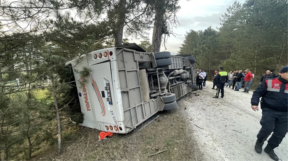 Bolu'da freni boşalan minibüs devrildi: 14 yaralı