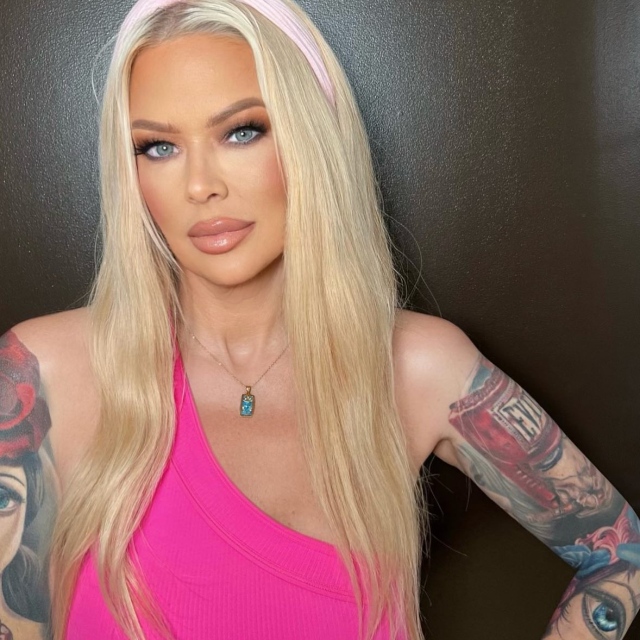 Nadir görülen rahatsızlıkla mücadele eden yetişkin film yıldızı Jenna Jameson, aldığı kilolarla dikkat çekti