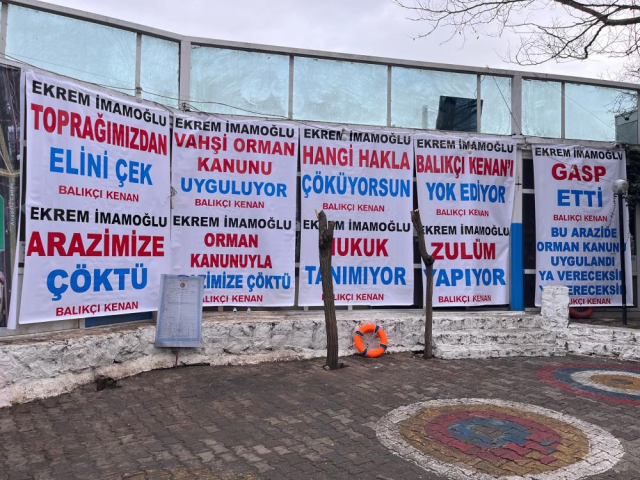 Balıkçı Kenan'dan İmamoğlu'na pankartlı protesto: Arazimize çöktü