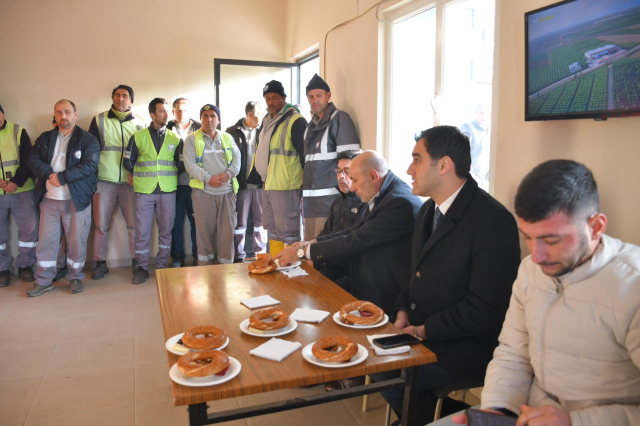 İşçileri karşısına diken başkan adayı, kahvaltı ederek oy istedi