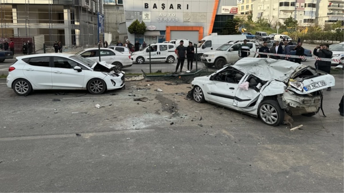 Antalya Alanya’da zincirleme kaza: 2 ölü, 3 yaralı