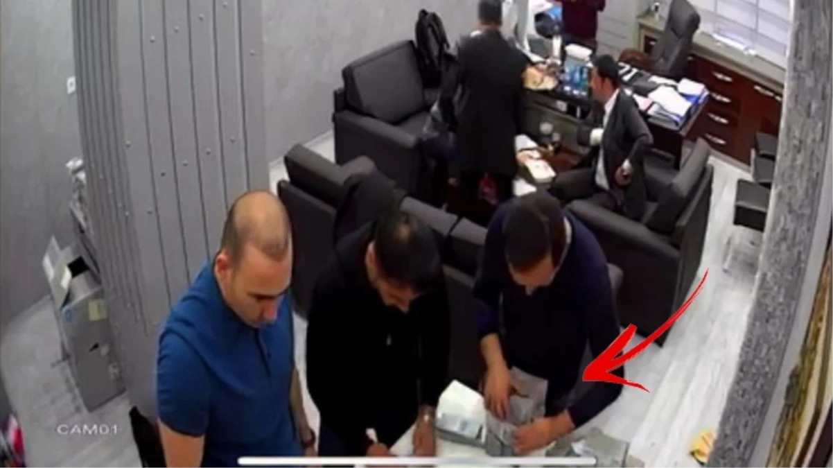 Fatih Keleş’in deste deste para saydığı görüntülerle ilgili hükümet kanadından ilk yorum