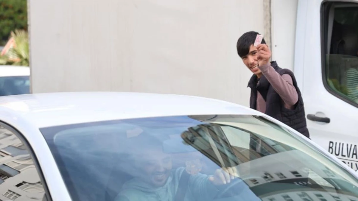 Cam silen gencin günlük kazancı şaşkına çevirdi: Çocuklarıma da bu işi yaptıracağım