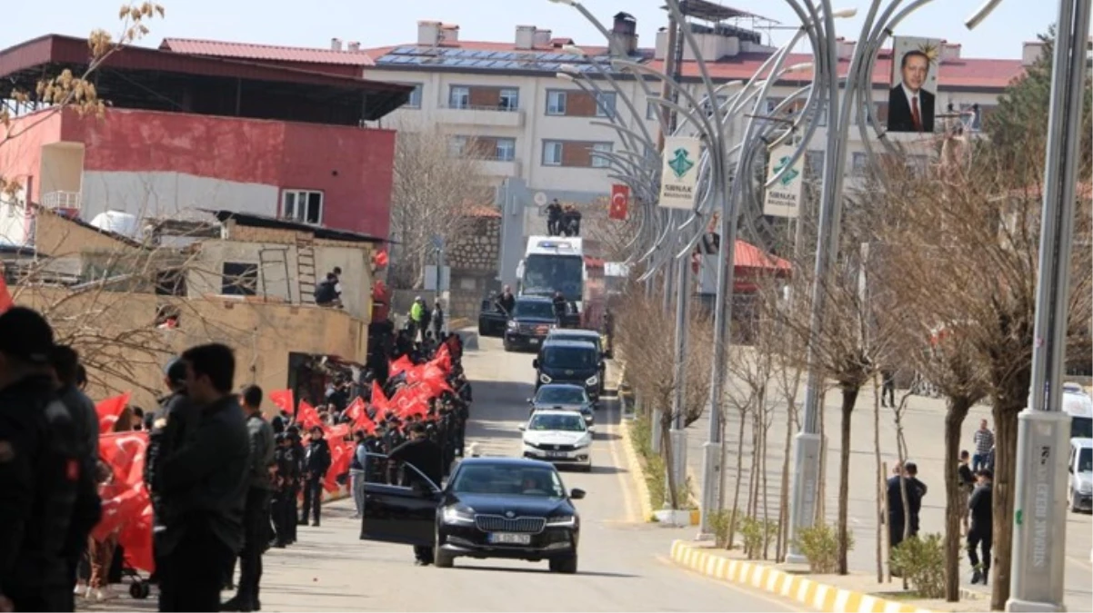Cumhurbaşkanı Erdoğan’ın koruma ekibi, Şırnak’ta trafik kazası geçirdi: 1 polis memuru şehit oldu, 2’si polis memuru 3 kişi yaralı