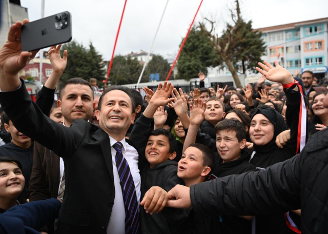 Başkan Yazıcı, ilçeye bir okul daha kazandırdı! Açılışa İmamoğlu'na yaptığı gönderme damga vurdu