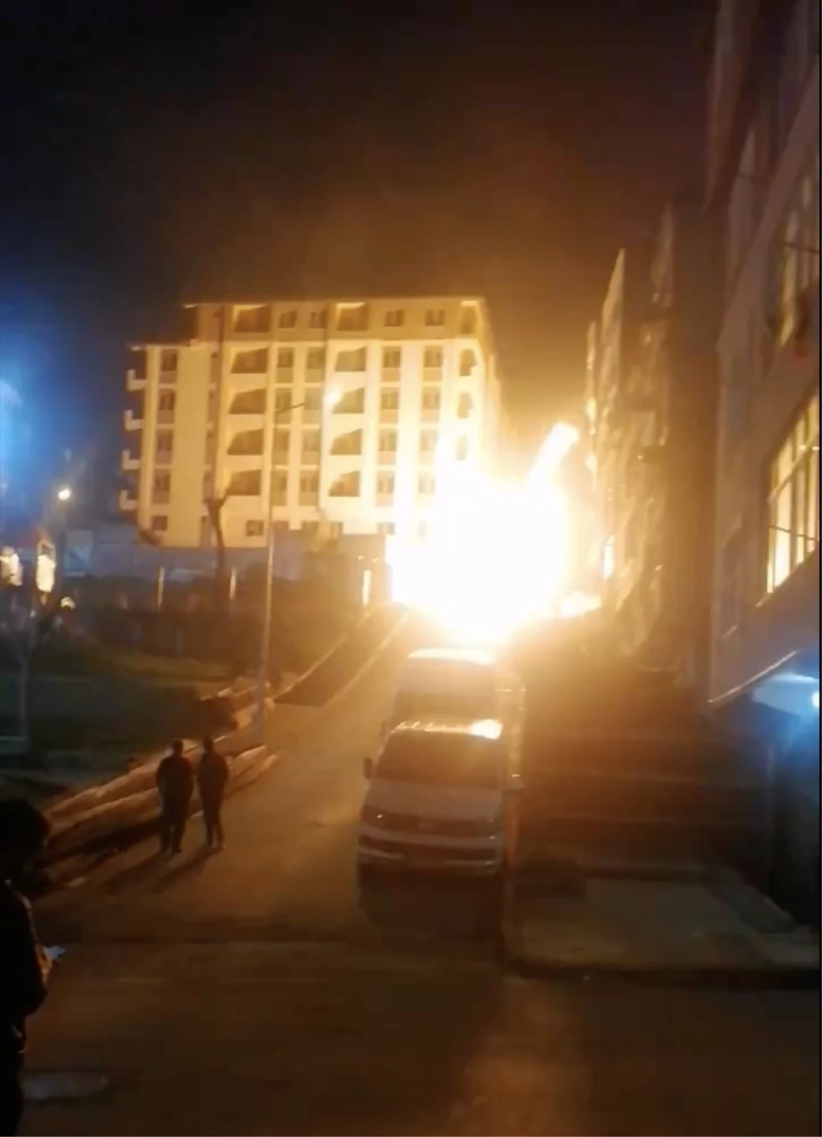 Sultangazi’de yer altı doğal gaz hattında patlama