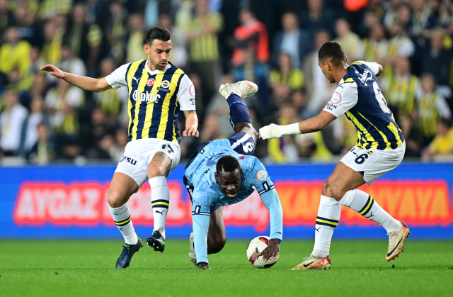 Kadıköy'de 6 gollü çılgın maç! Fenerbahçe, Adana Demirspor'u 4-2 yendi