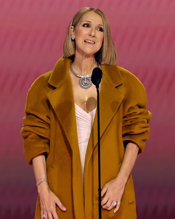 Katı Kişi Sendromuyla mücadele eden Celine Dion, kapak kızı oldu