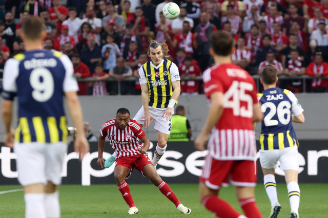 Tur İstanbul'a kaldı! Fenerbahçe, Olympiakos'a deplasmanda 3-2 yenildi