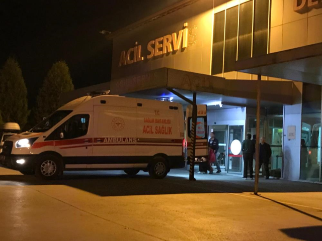 Annesi para vermeyince kendisini yakmak istedi, alevler talihsiz kadına da sıçradı